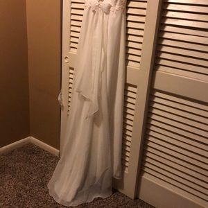 Beautiful and elegant new wedding dress ivory.